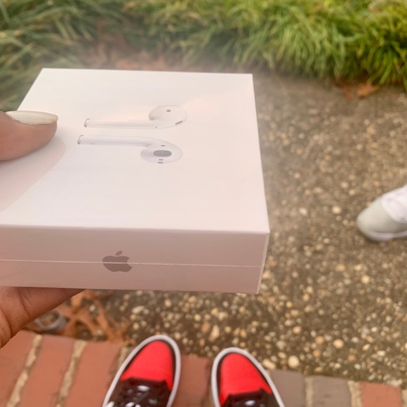 Apple AirPods